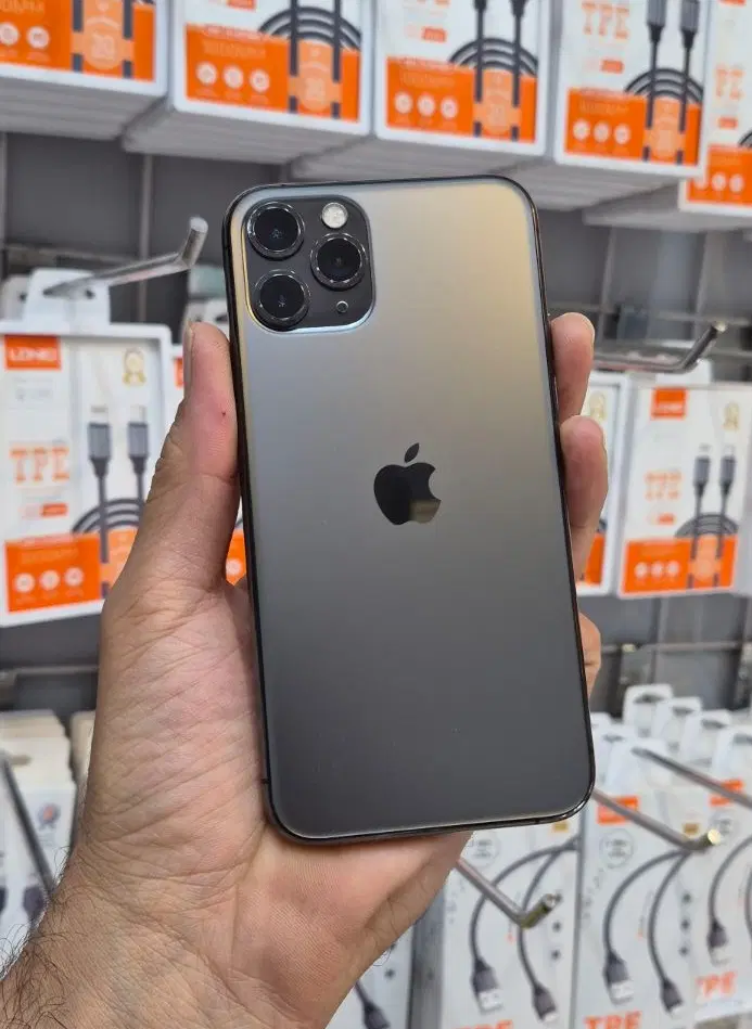 iphone 11 pro 256G|موبایل|شیراز, زند|دیوار