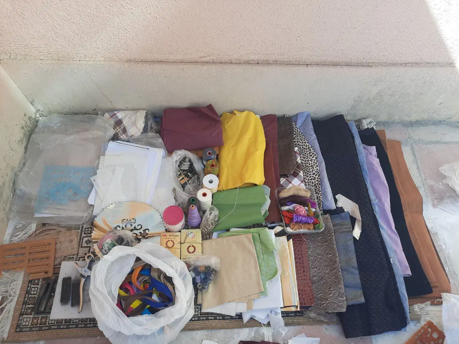 وسایل چرم|لوازم خیاطی و بافتنی|هشتگرد, شهرک پامچال|دیوار