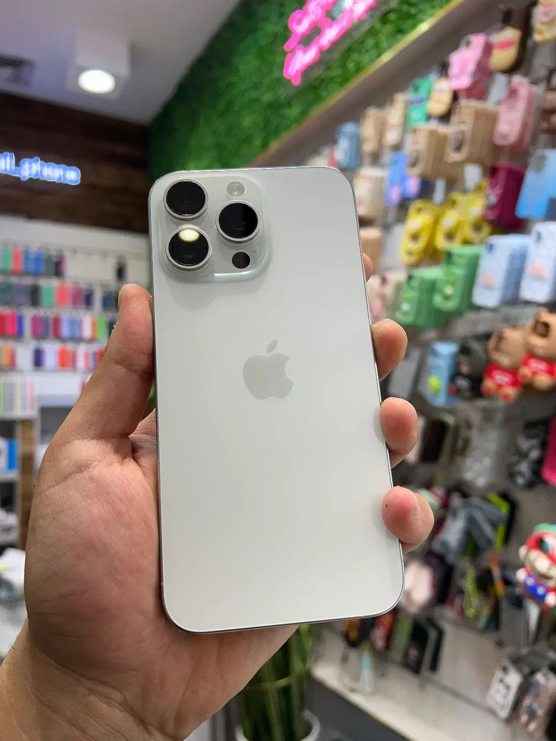 ایفون ۱۵ پرومکس یک ترا سفید خیلی تمیز|موبایل|تهران, صادقیه|دیوار