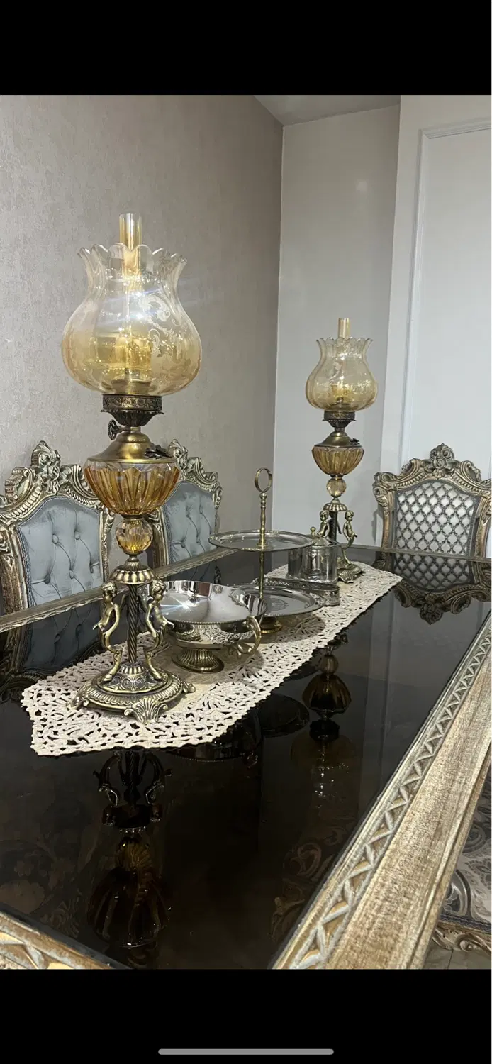 شمعدان برنز|کلکسیون اشیاء عتیقه|تهران, آبشار تهران (دریاچه)|دیوار