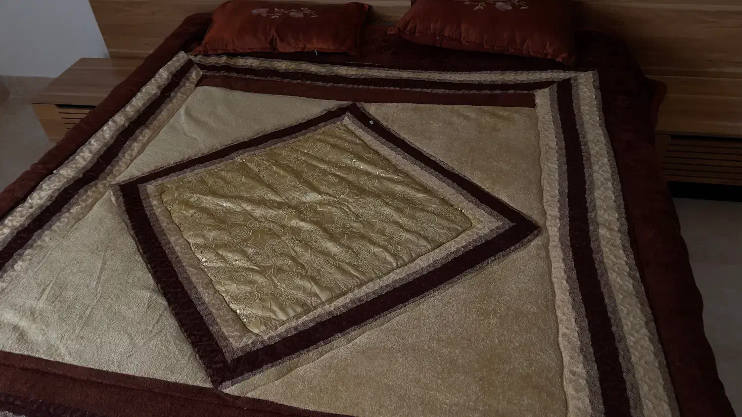 روتختی لحاف و دو عدد روبالشی|سرویس روتختی|بوشهر, |دیوار