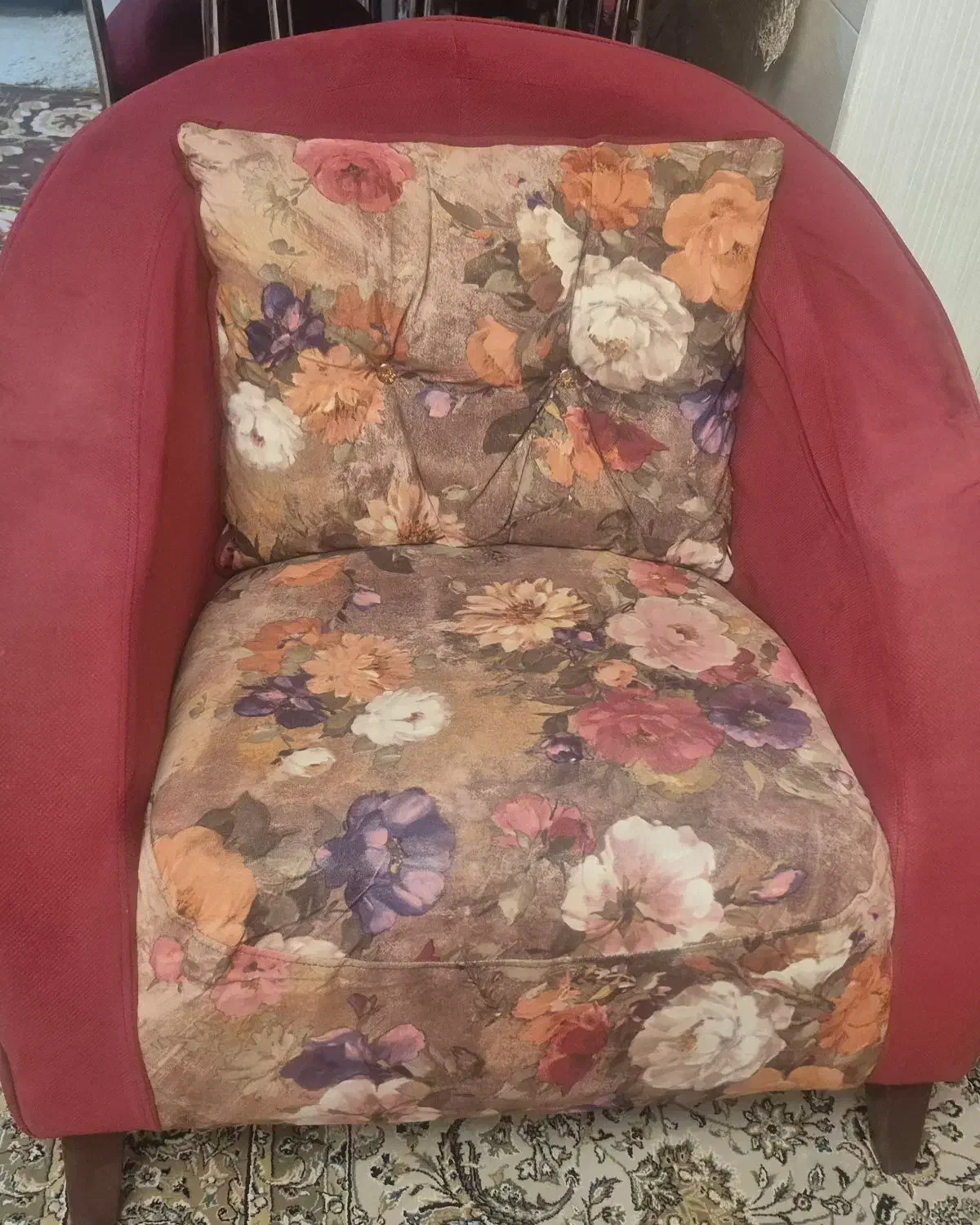 فروش مبل به انضمام میز آشپزخانه و چهار عدد صندلی|مبلمان خانگی و میز عسلی|تهران, هفت چنار|دیوار