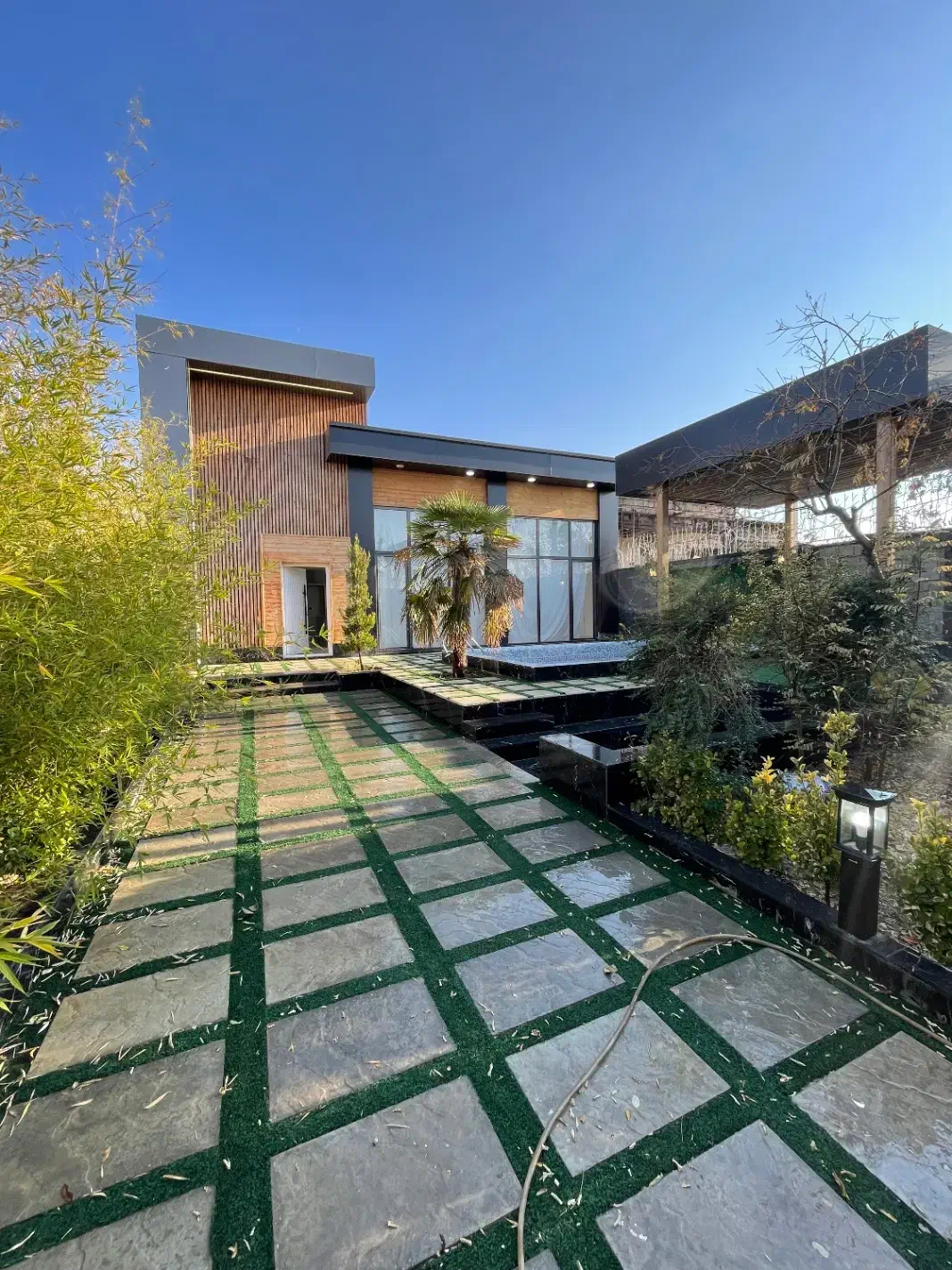 ویلا باغ ۳۳۰متری /مدرن جذاب/کردان+تهراندشت|فروش خانه و ویلا|هشتگرد, شهرک جهان ویلا (درخشانیه)|دیوار