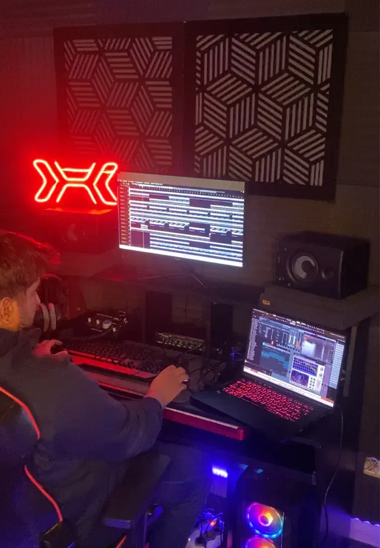 اسپانسر استعداد های خوانندگی رپ،آرندبی،راک|استخدام هنری و رسانه|اصفهان, مرداویج|دیوار