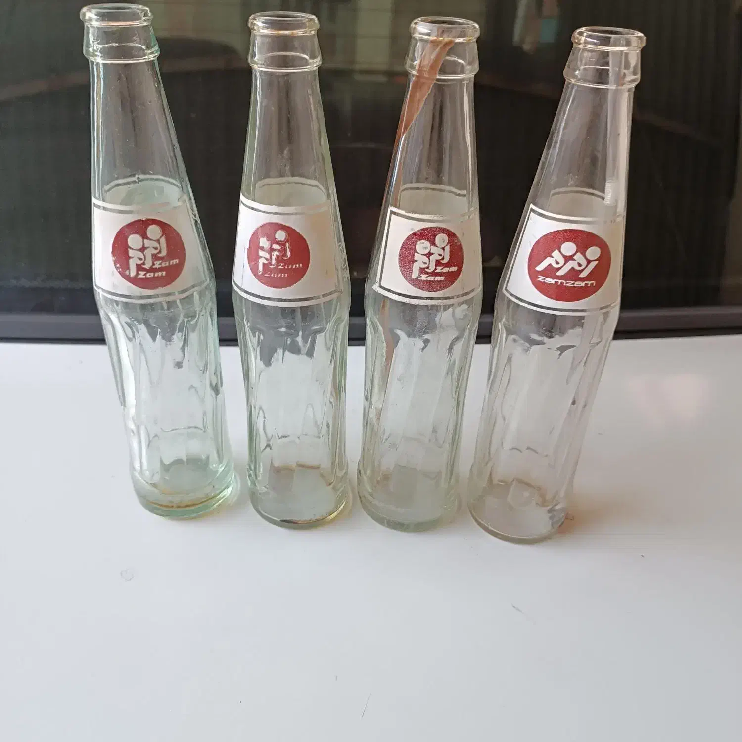 شیشه خالی نوشابه|ظروف نگهدارنده، پلاستیکی، یک‌بارمصرف|کاشان, راوند|دیوار