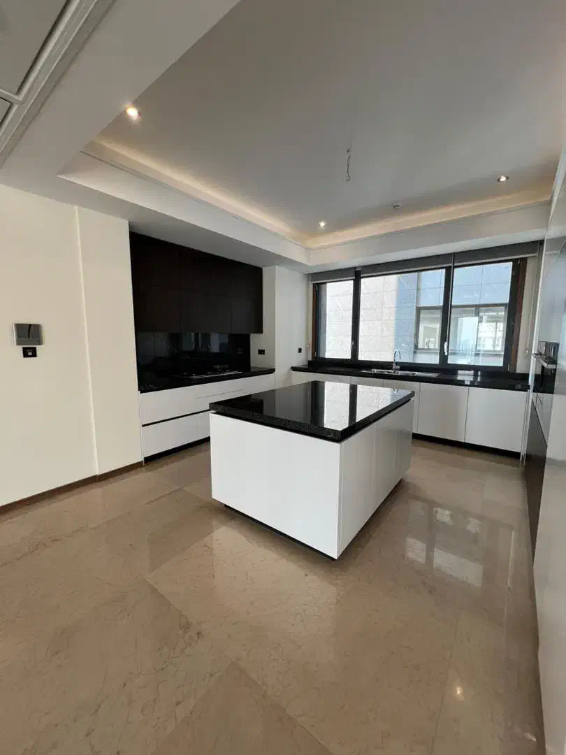 زعفرانیه/۲۱۰ متر سه خواب/ثارالله