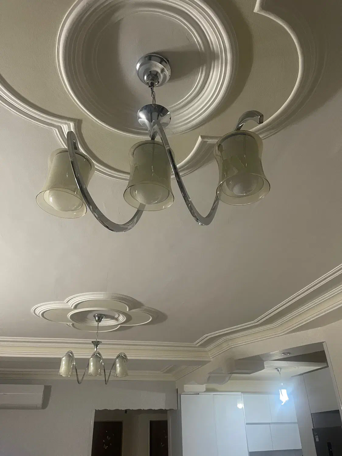 دو عدد لوستر|لوستر و چراغ آویز|قدس, شهرقدس|دیوار