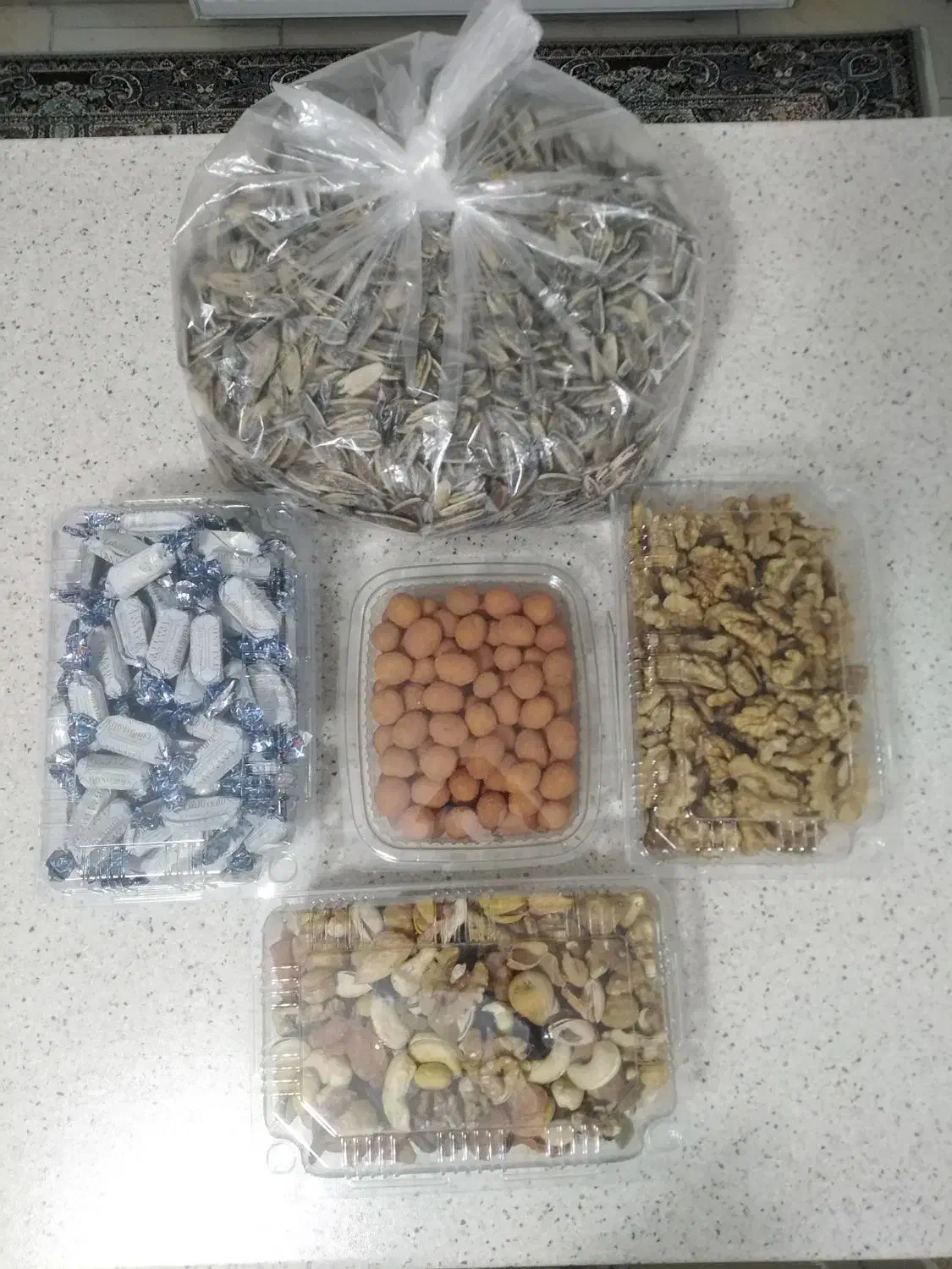 بلندترین شب|خوردنی و آشامیدنی|اشتهارد, |دیوار