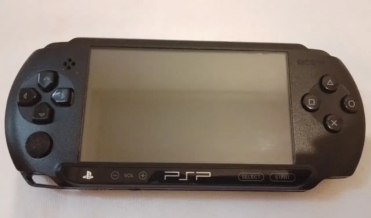 فروش یه عدد psp street کپیخور با رم ۱۶ گیگ|کنسول، بازی ویدئویی و آنلاین|ساری, |دیوار