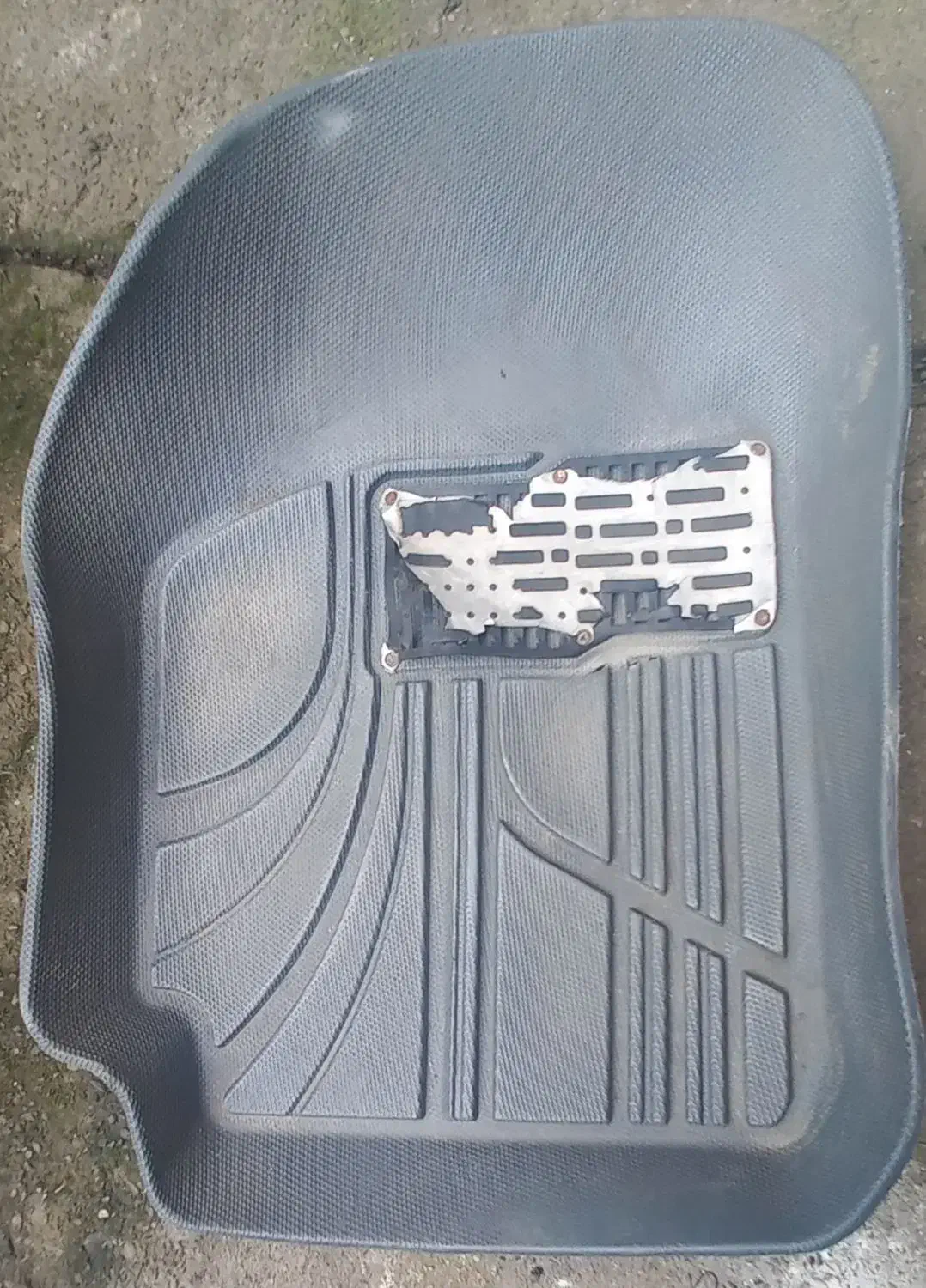 کفی صندوق عقب‌ وزیرپایی های جلوی پرایدصبا|قطعات یدکی و لوازم جانبی|رشت, رودبارتان|دیوار