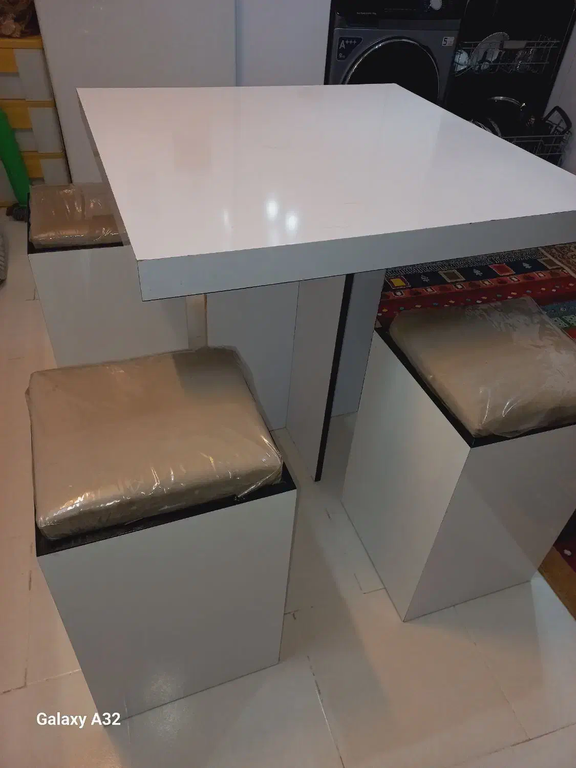 ناهار خوری ۴ نفره|میز و صندلی غذاخوری|اصفهان, جلالیه|دیوار