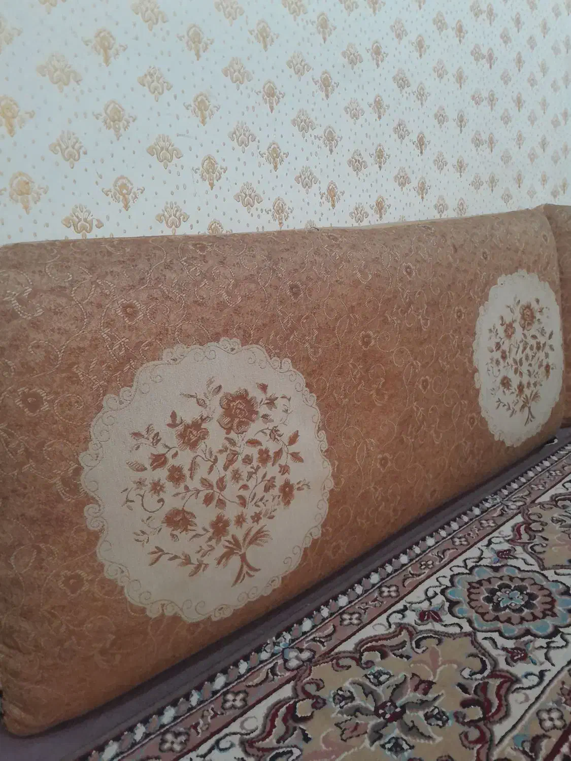 پشتی تمیز|پشتی|اهواز, شریعتی جنوبی|دیوار