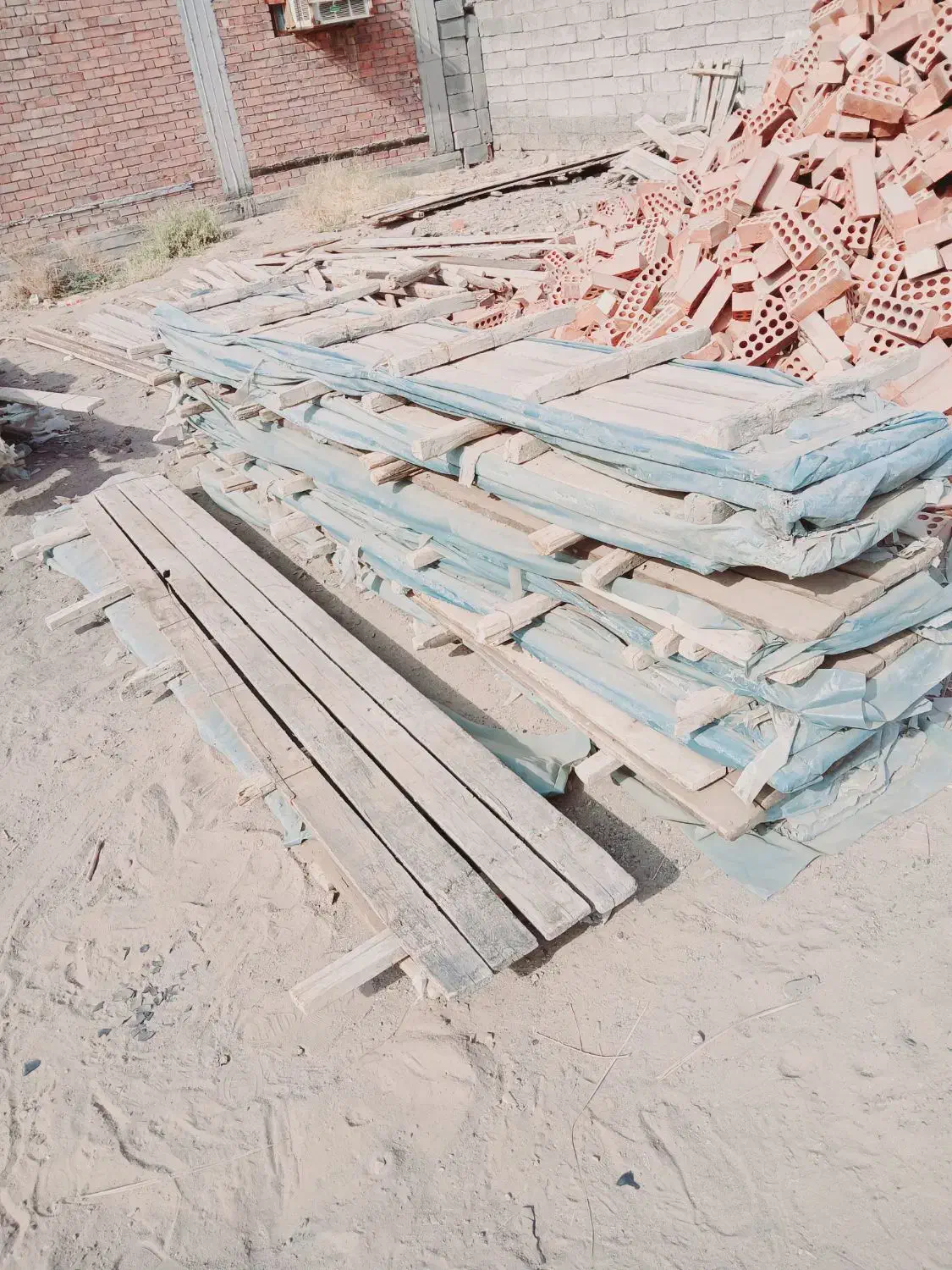 فروش جک ساختمانی غلاطه و بالابر قالب تخته ای|مصالح و تجهیزات ساختمان|رودبار (کرمان), |دیوار