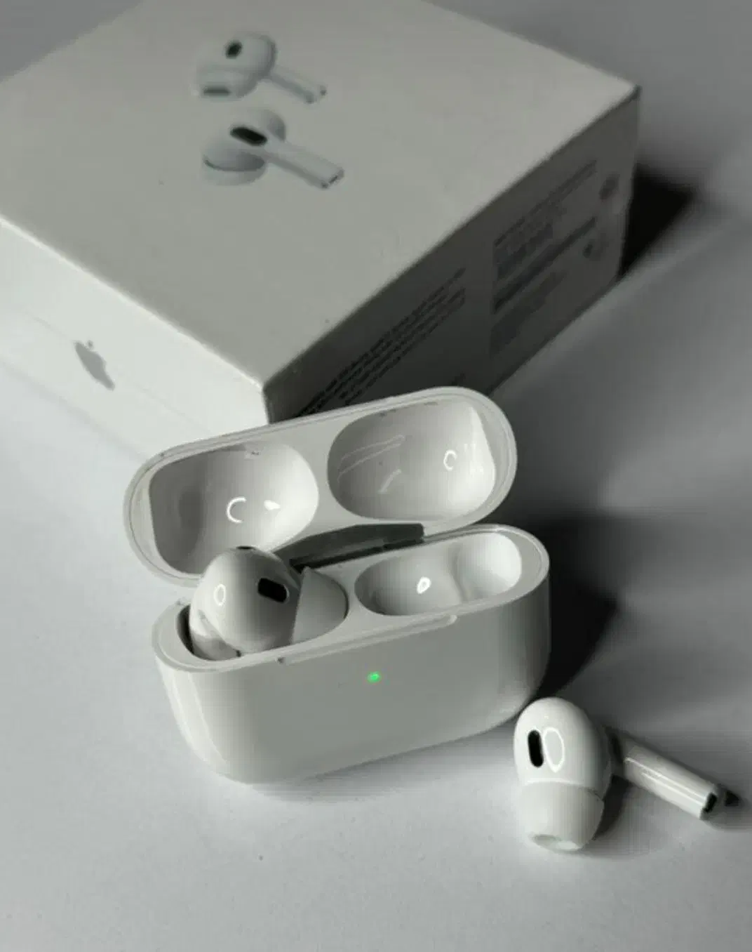 ایرپاد پرو 2 دقیقا مشابه نسخه اصلی|لوازم جانبی موبایل و تبلت|شیراز, شیشه‌گری|دیوار