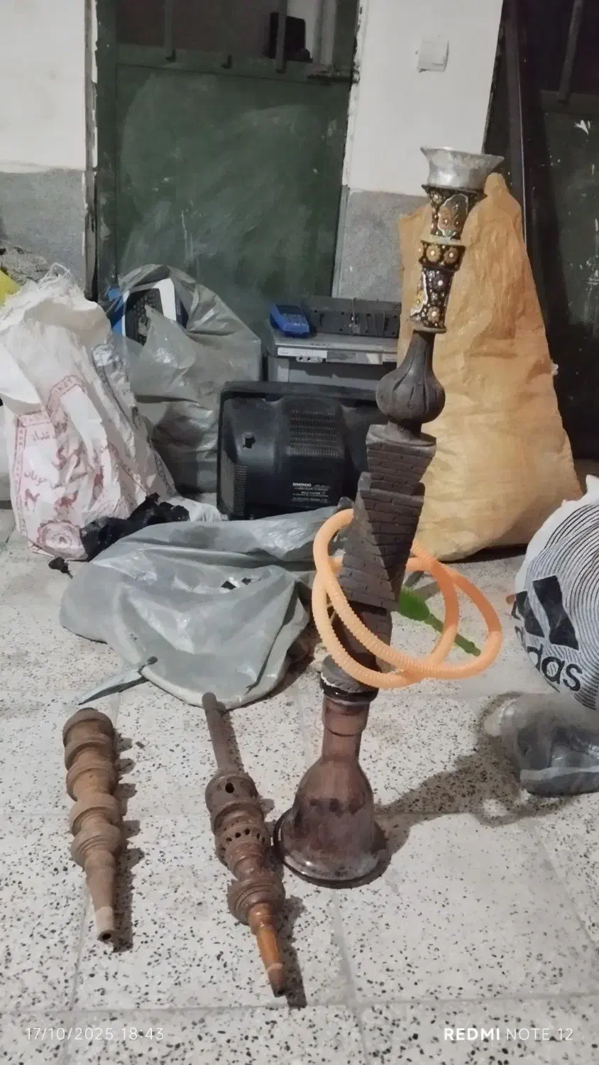 ۳ عددقلیون چوب سرخ وقلیون چوبش گردوهمش۸۰۰|صنایع دستی و سایر لوازم تزئینی|اسفراین, |دیوار