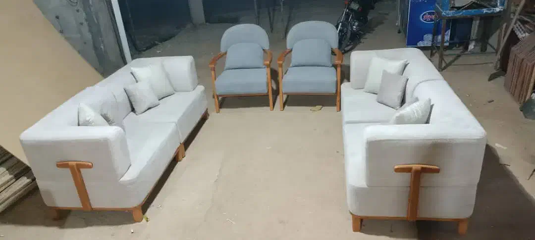 مبلمان راحتی کاملا نو|مبلمان خانگی و میز عسلی|شیراز, سلطان آباد|دیوار