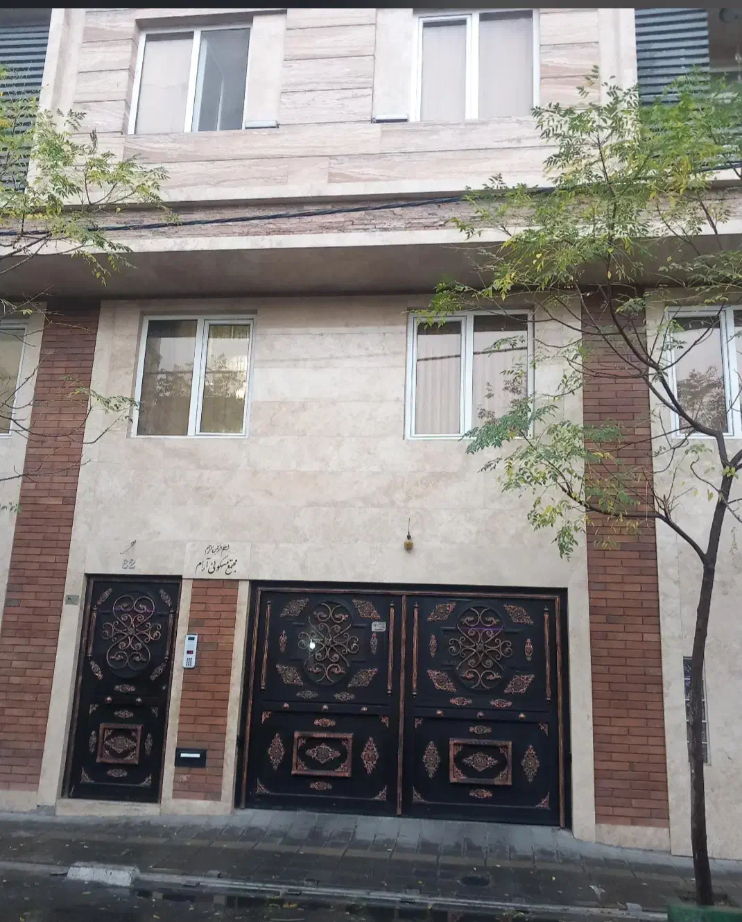 مجتمع مسکونی ۲۰ واحدی|استخدام سرایداری و نظافت|تهران, شهید اسدی|دیوار