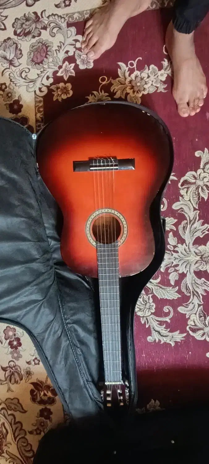 گیتار|گیتار، بیس، امپلیفایر|رودبار (کرمان), |دیوار