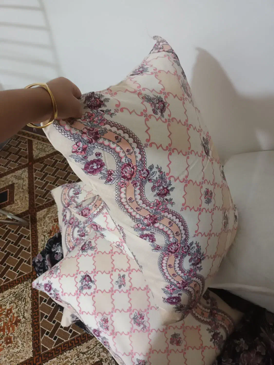 بالش پر|رختخواب، بالش، پتو|دزفول, |دیوار