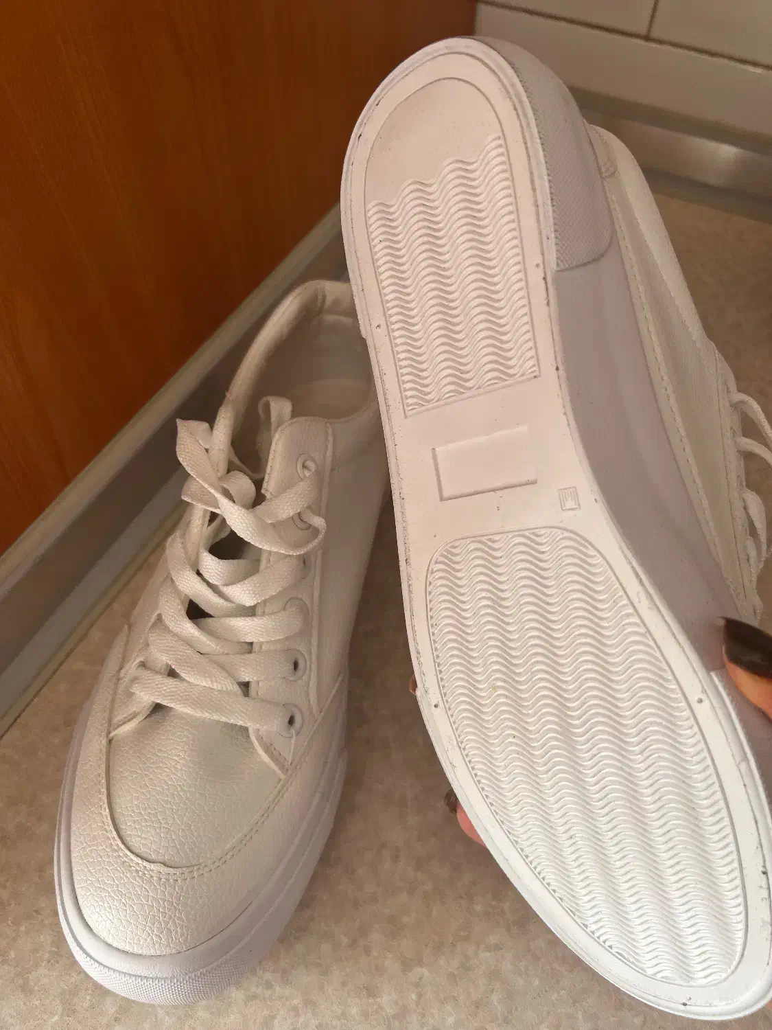 کفش|کیف، کفش، کمربند|ارومیه, |دیوار