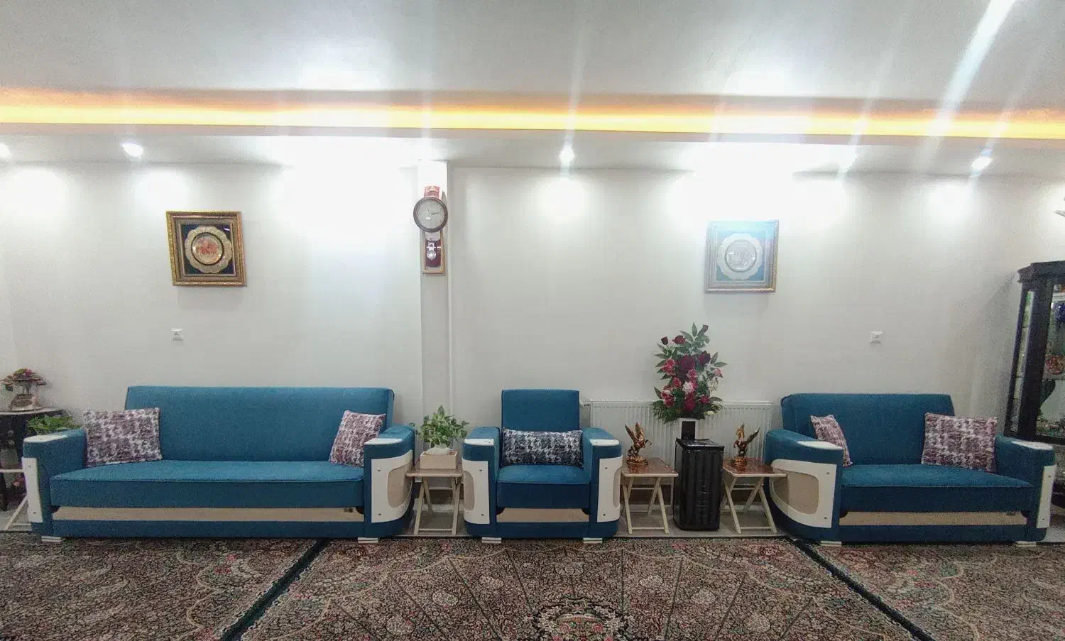 مبل هفت نفره تخت خواب شو کاملا تمیز و سالم|مبلمان خانگی و میز عسلی|بیرجند, |دیوار