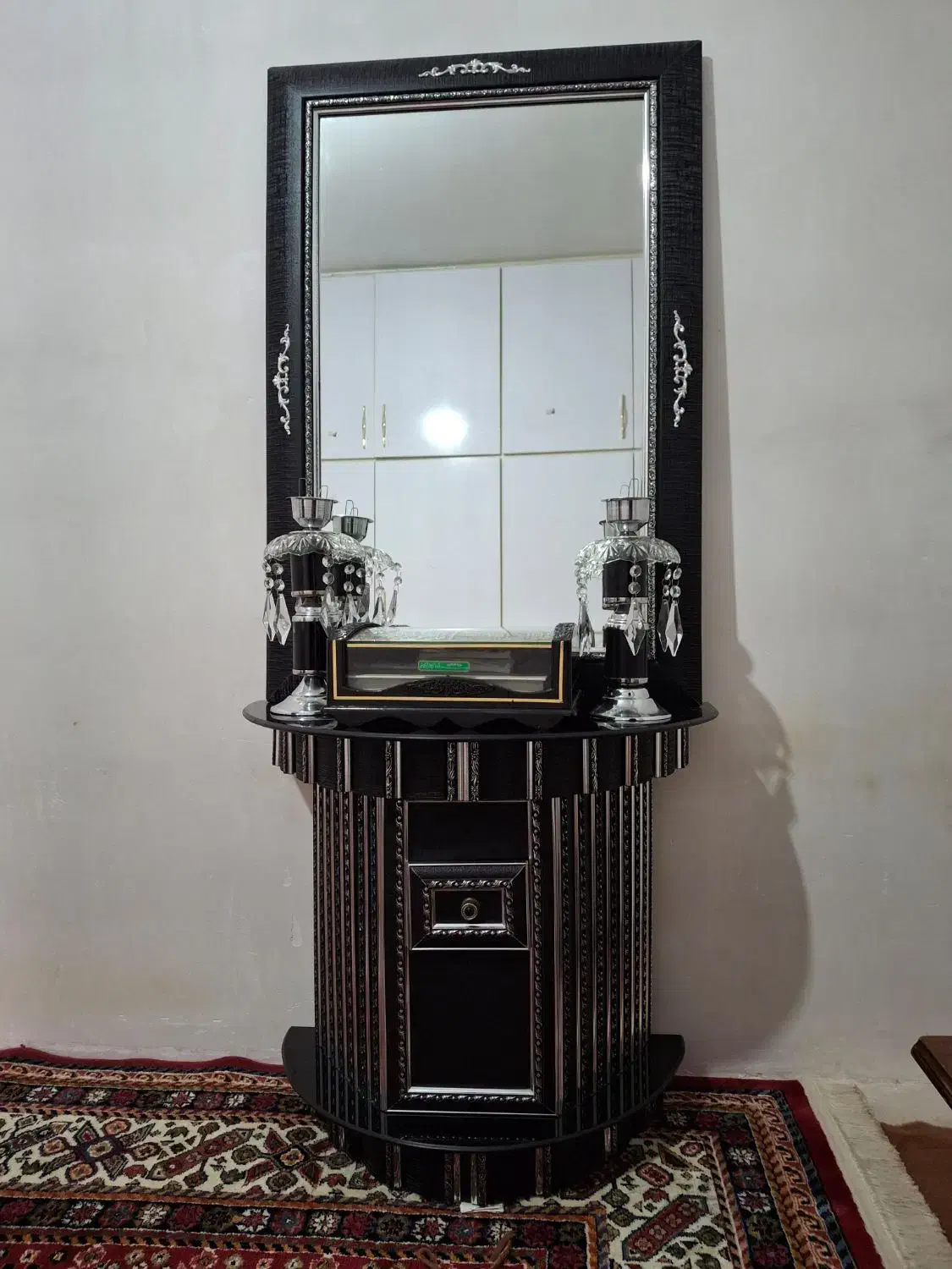 آیینه وشمعدان|آینه|اصفهان, باتون|دیوار