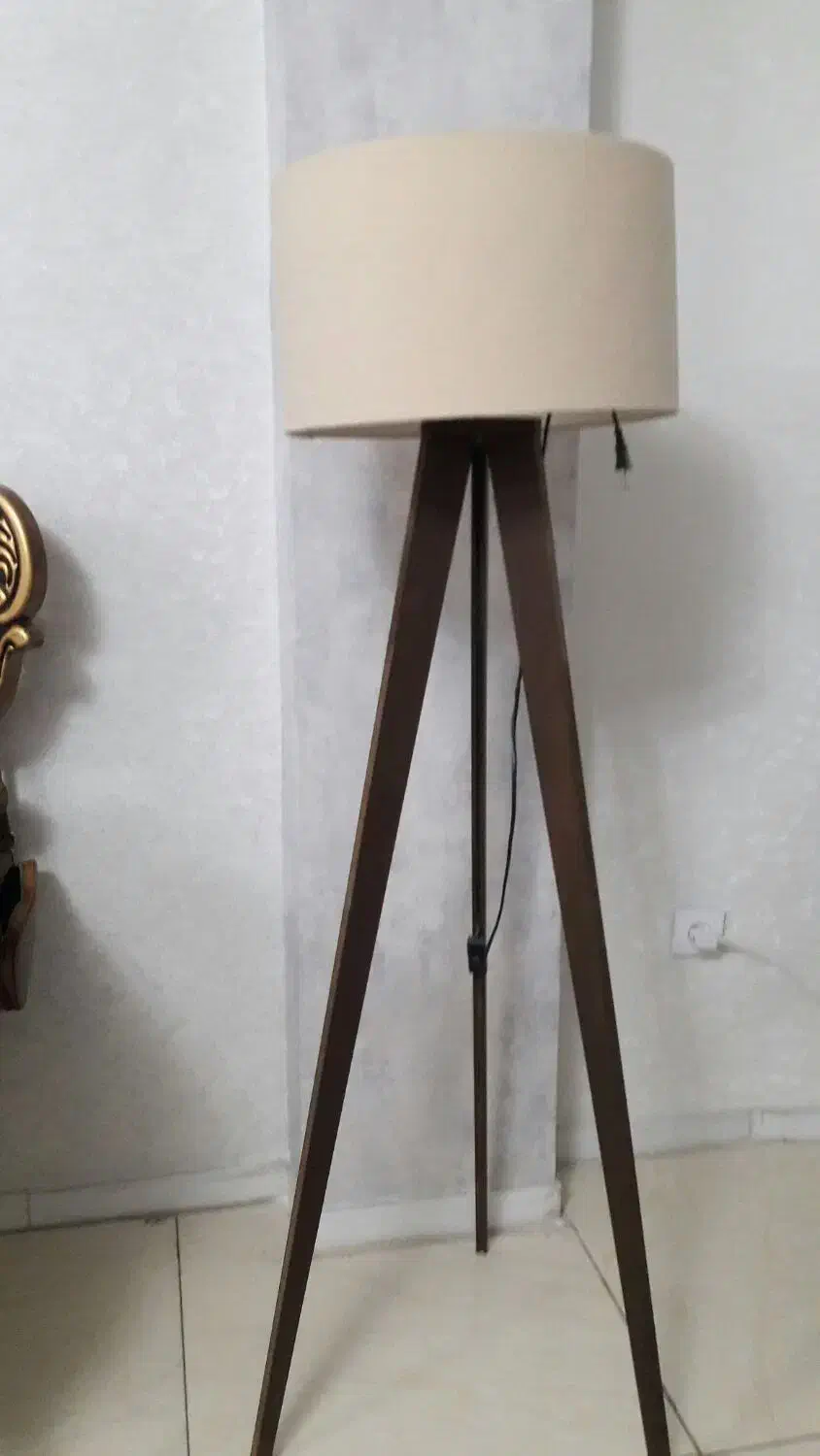 آباژور سه پایه کاملا نو|چراغ خواب و آباژور|تبریز, |دیوار