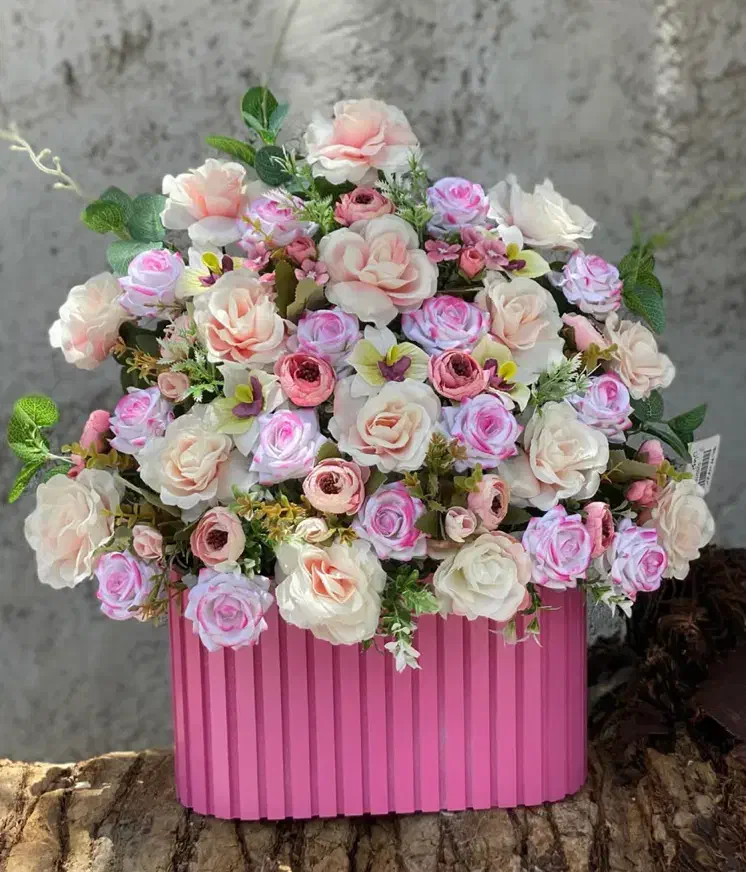 انواع دسته گل عروس  و‌ باکس گل خواستگاری و تولد|گل مصنوعی|اصفهان, احمدآباد|دیوار