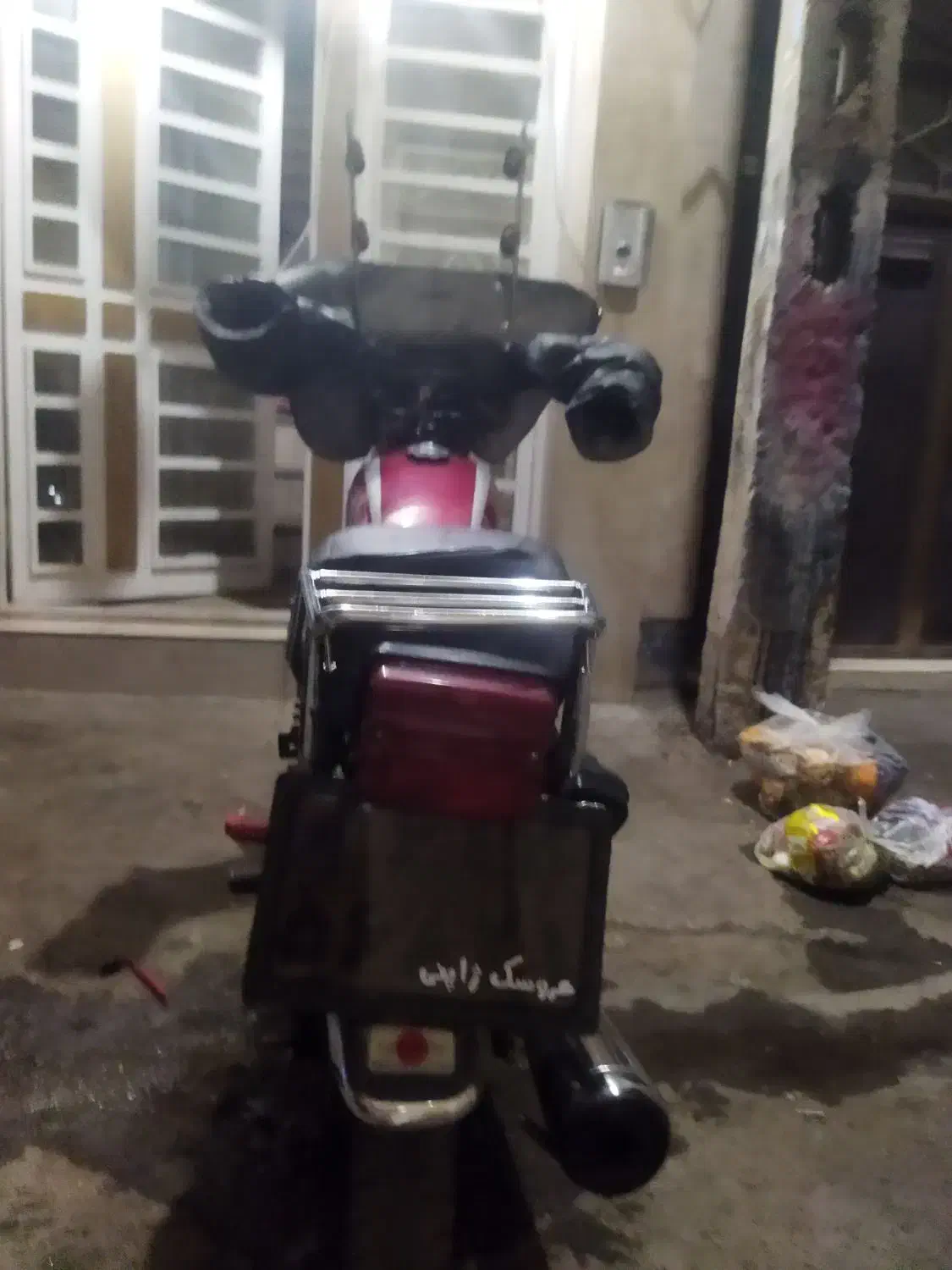 هندا|موتورسیکلت|قم, چهار مردان|دیوار