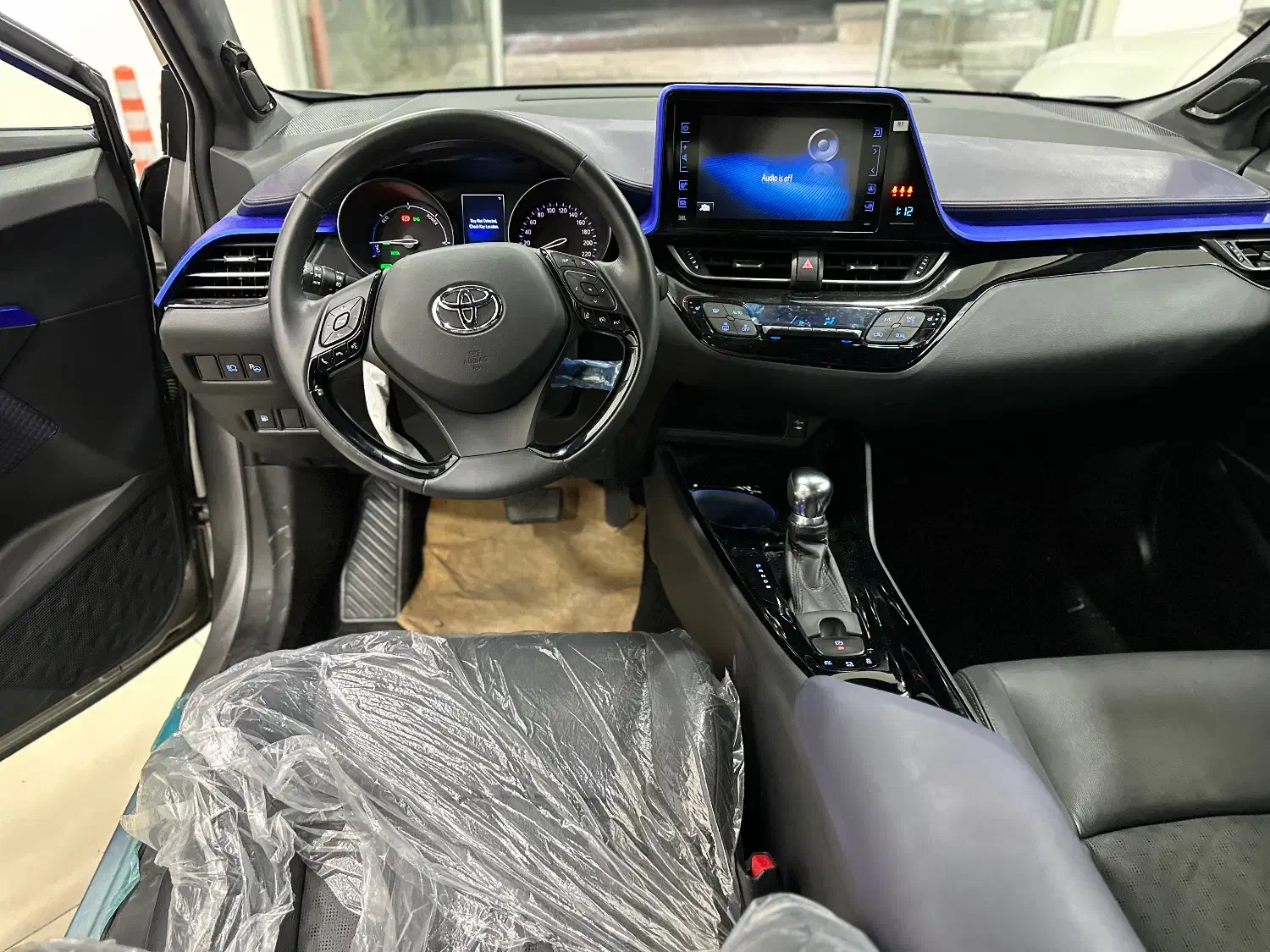 Toyota chr 2017 صفر کیلومتر فول استایل سلکشن|خودرو سواری و وانت|تهران, سعادتآباد|دیوار