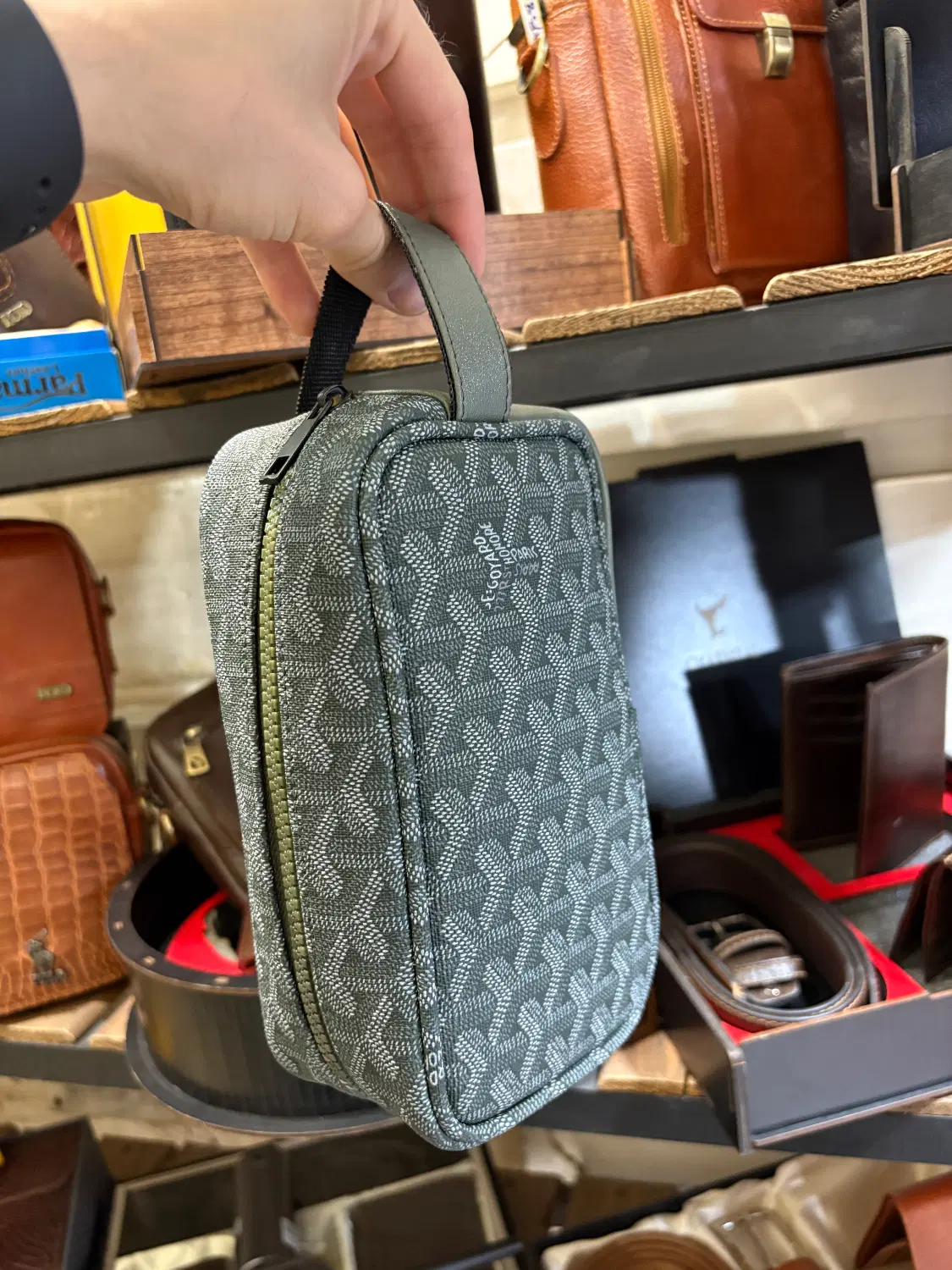 شوز بگ‌ GOYARD Paris|کیف، کفش، کمربند|تهران, نازی‌آباد|دیوار