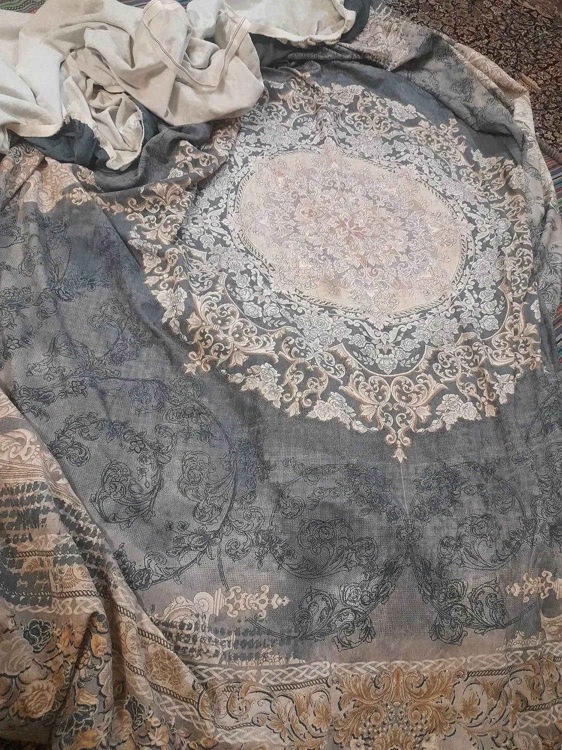 روفرشی|روفرشی|زابل, |دیوار