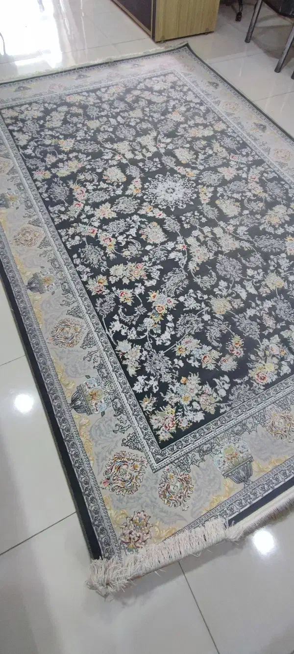 فرش 3*2 ۷۰۰ شانه ضخیم و برجسته نخ ۱۲۰۰ شانه|فرش|شیراز, شهرک فرزانگان|دیوار