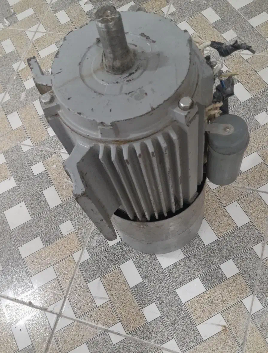 موتور بالابر و|ماشین‌آلات صنعتی|بروجن, |دیوار