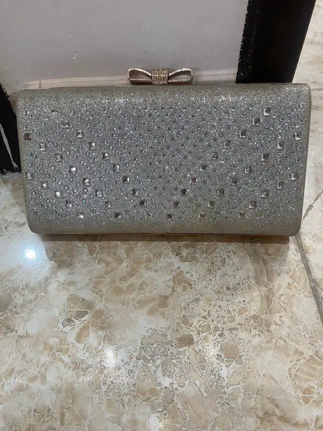 کیف و کفش مجلسی|کیف، کفش، کمربند|رباطکریم, رباطکریم|دیوار