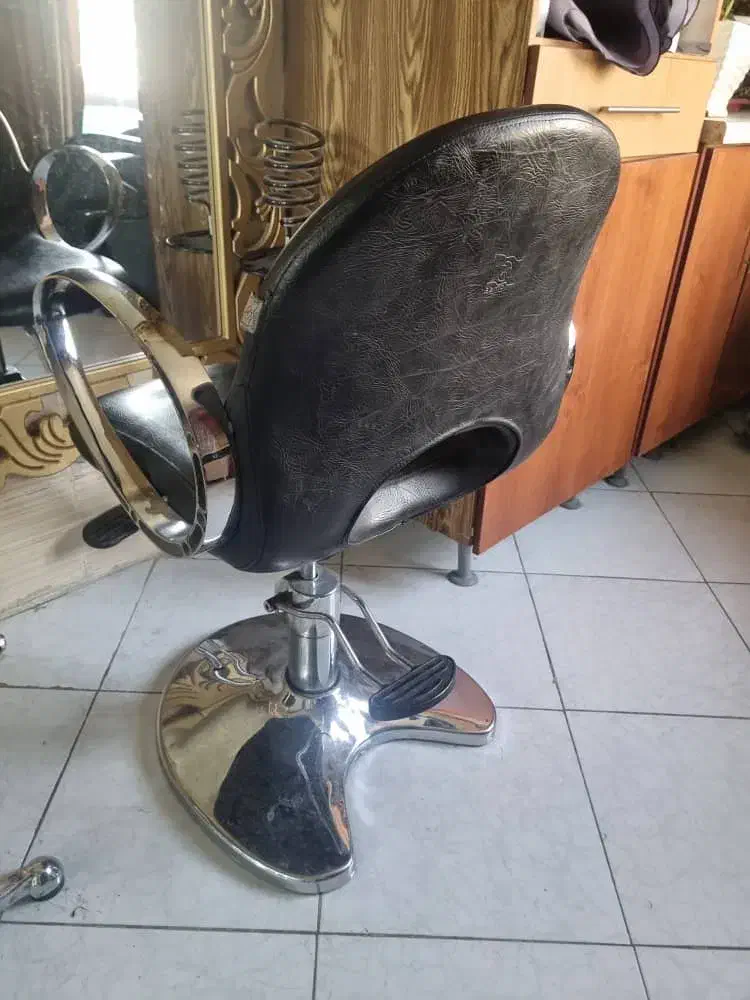 صندلی جک دار آرایشگاهی|آرایشگاه و سالن‌های زیبایی|تهران, آسمان|دیوار