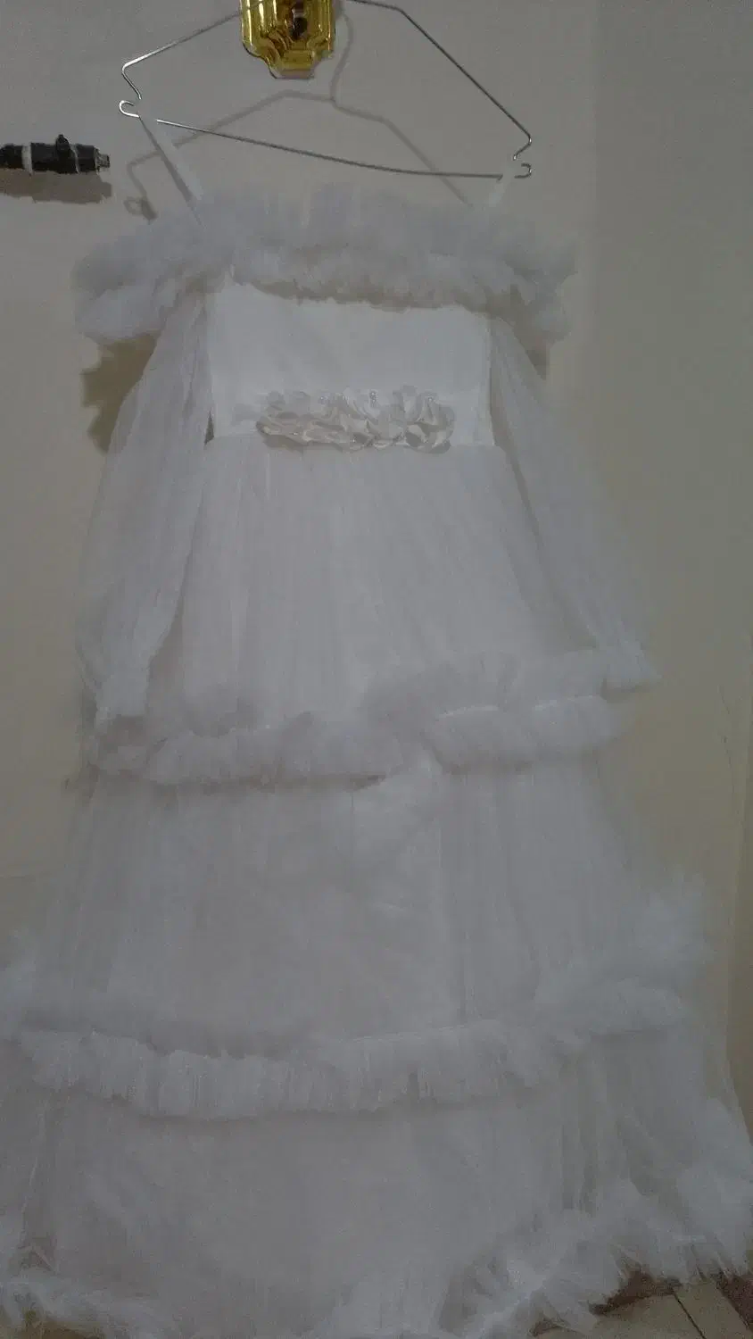 لباس عروس|لباس|رباطکریم, رباطکریم|دیوار