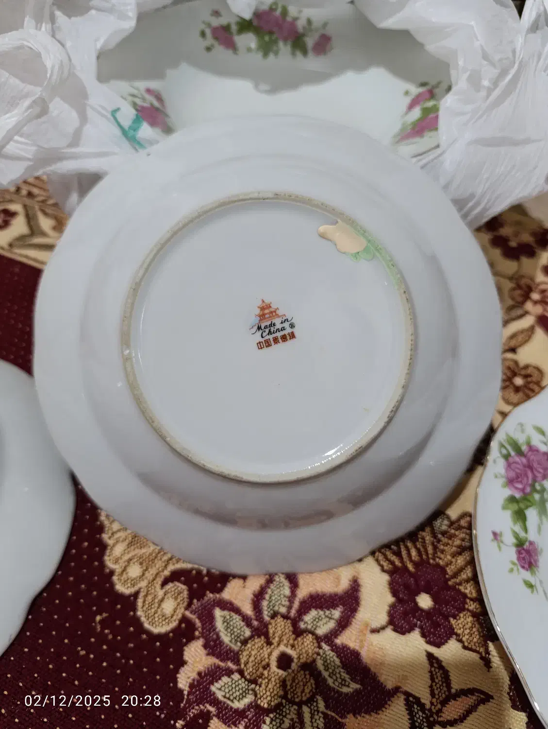 بشقاب گل سرخ چینی قدیمی|ظروف سرو و پذیرایی|تبریز, |دیوار