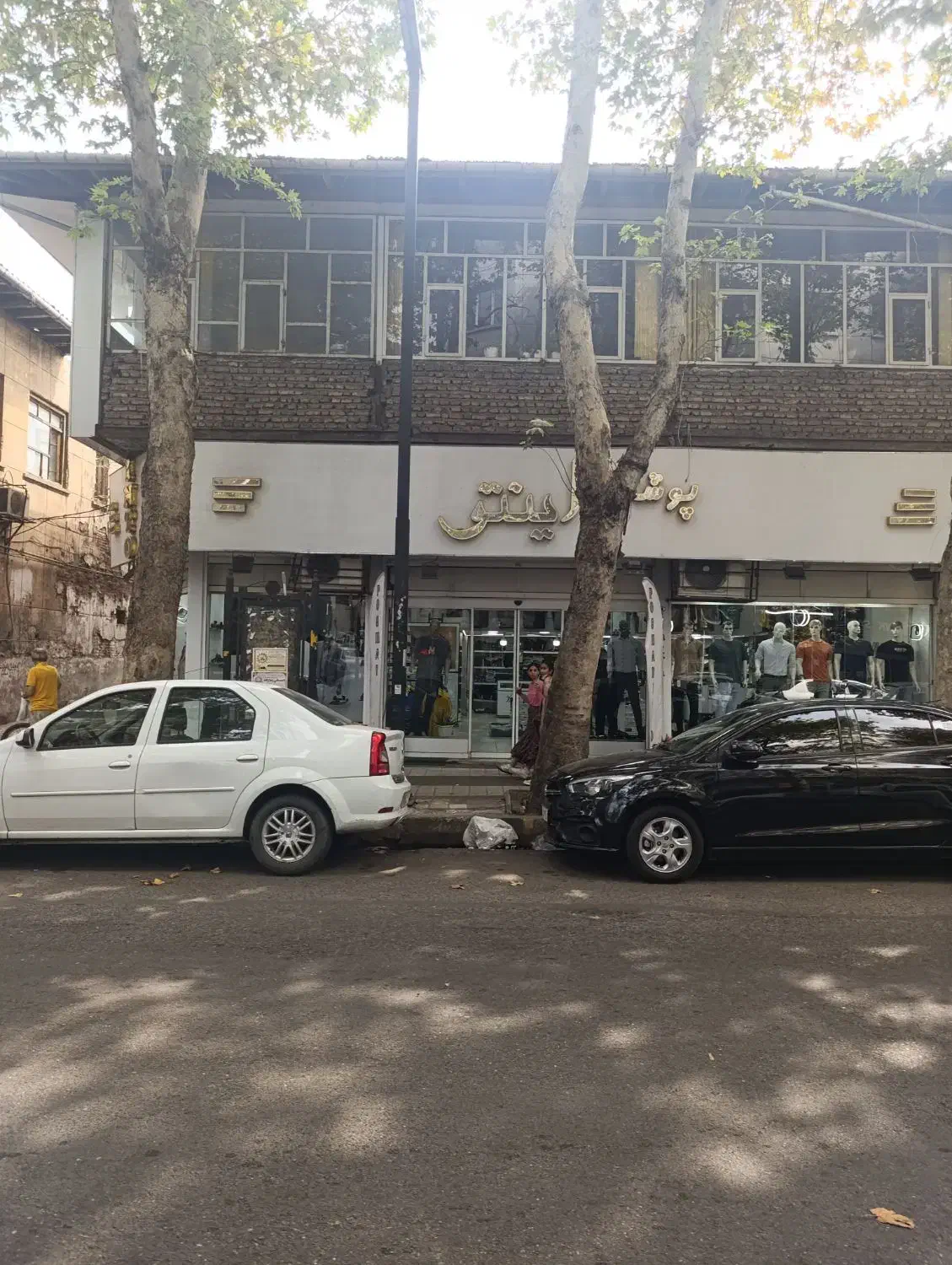 رهن و اجاره در میدان اصلی لاهیجان|اجارهٔ مغازه و غرفه|لاهیجان, امیرشهید|دیوار