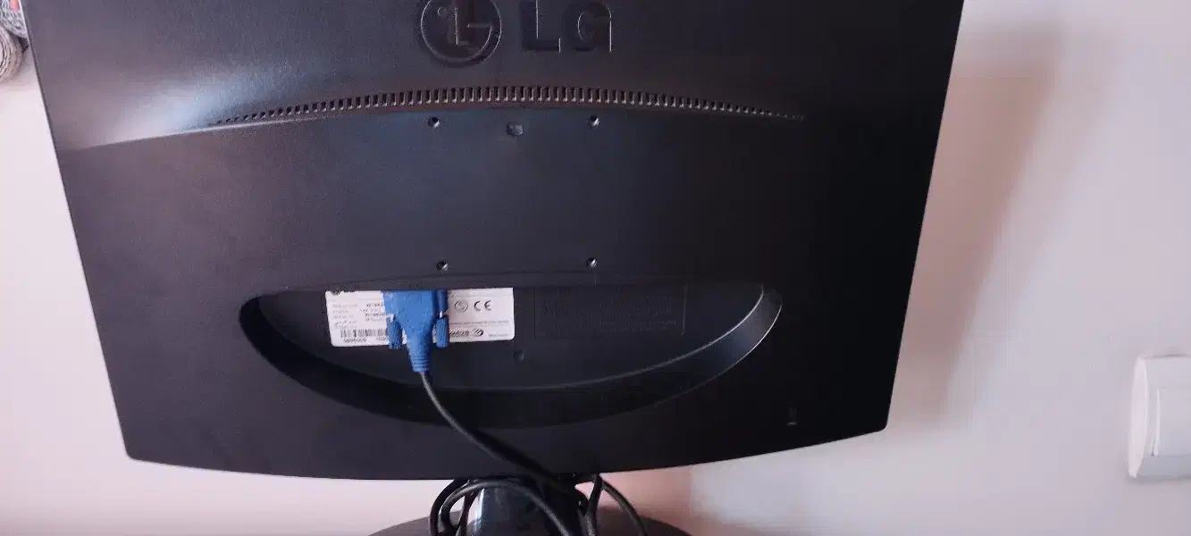 مانیتور 19اینچ LED ال جی|قطعات و لوازم جانبی رایانه|اصفهان, علی قلی آقا|دیوار