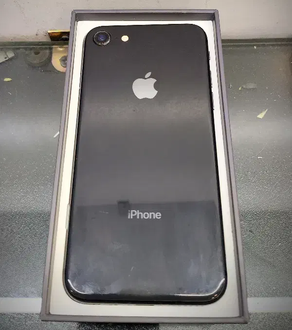 iphone 8 64G LLA|موبایل|تهران, شیخ هادی|دیوار