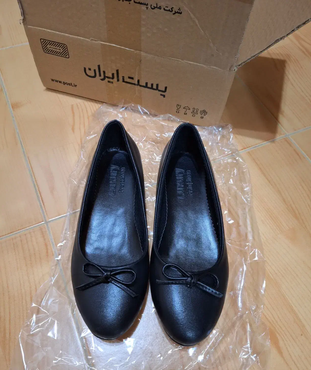 کفش مشکی تخت|کیف، کفش، کمربند|سرخرود, |دیوار