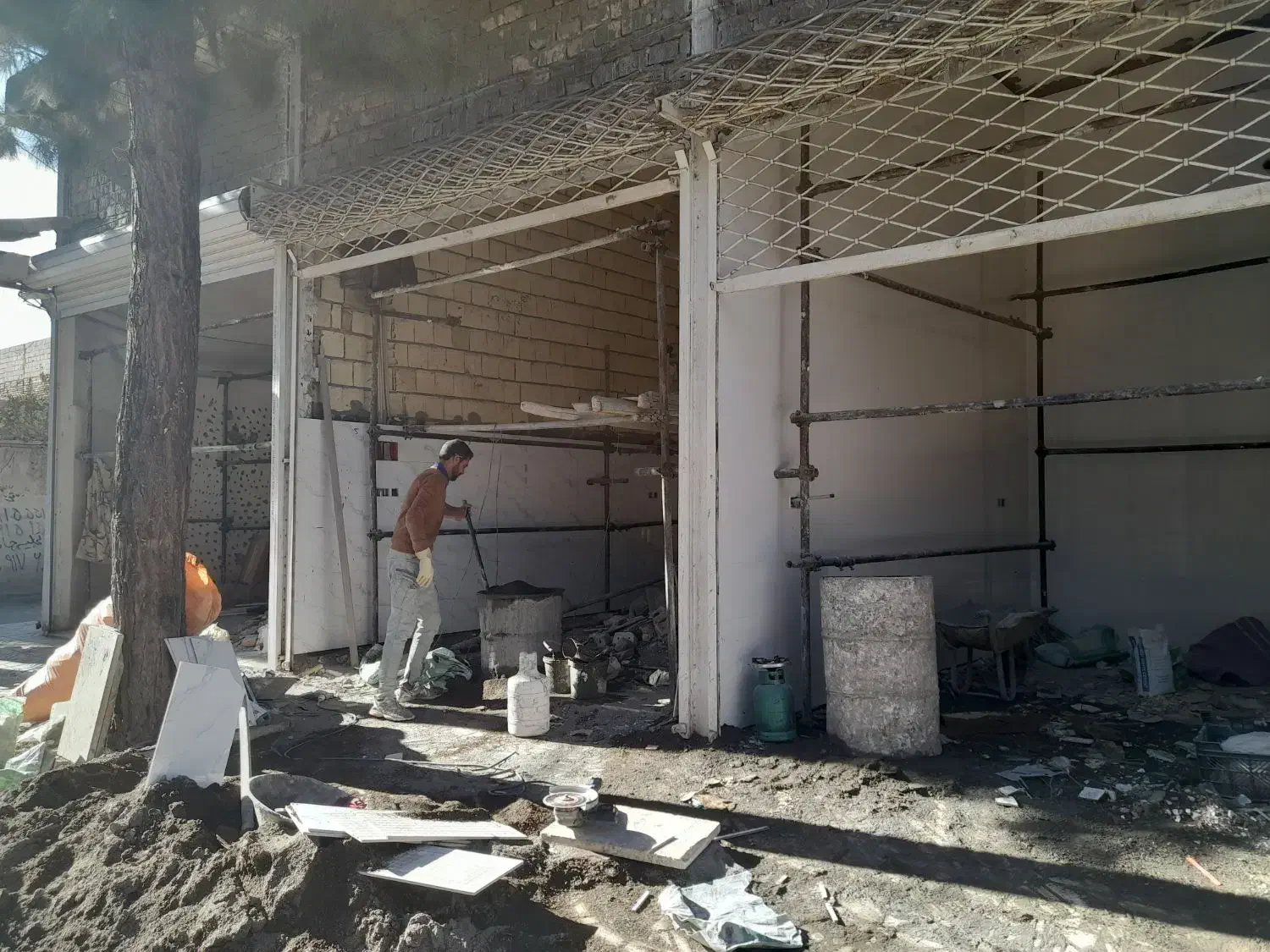 سه مغازه حاشیه یغما|اجارهٔ مغازه و غرفه|نیشابور, کوی یغما|دیوار