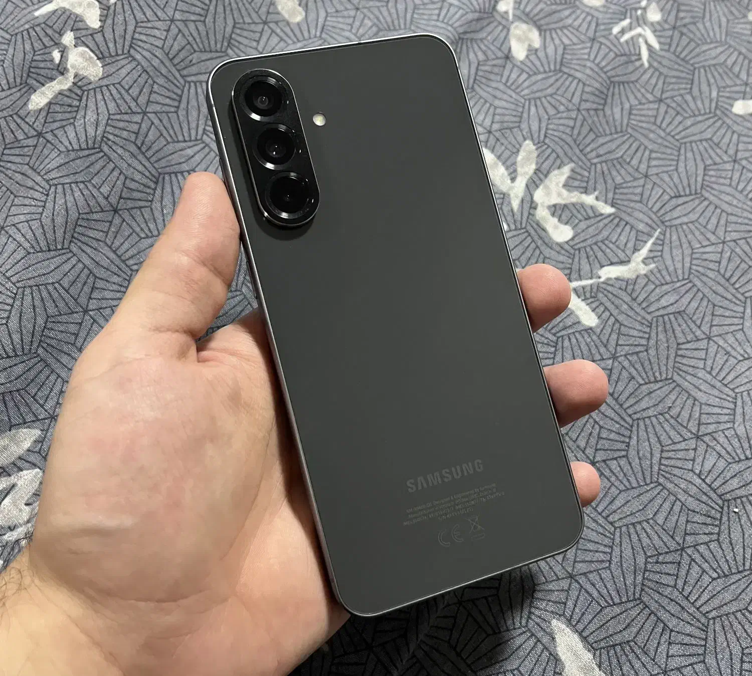 a56/128/8|موبایل|تهران, فلسطین (میدان انقلاب)|دیوار