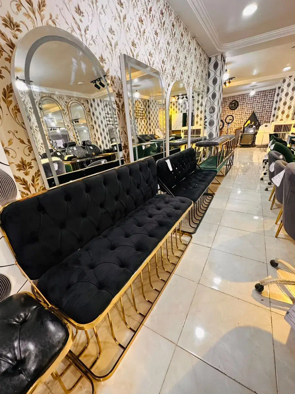 پاف سه نفره فورتیک تمام چرم زرین کالا|مبلمان خانگی و میز عسلی|یاسوج, |دیوار