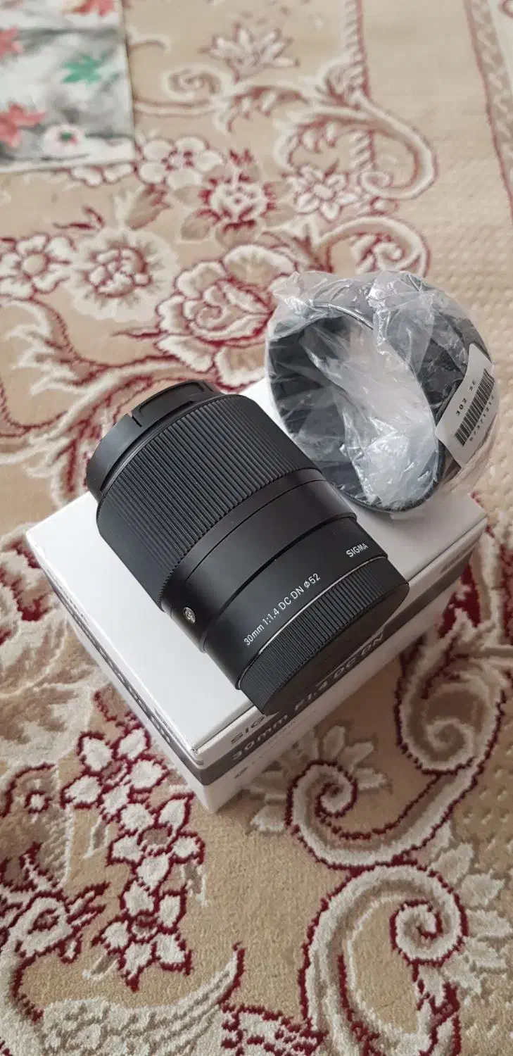 لنز ۳۰سیگما اف ۱/۴|دوربین عکاسی و فیلمبرداری|کرمانشاه, |دیوار