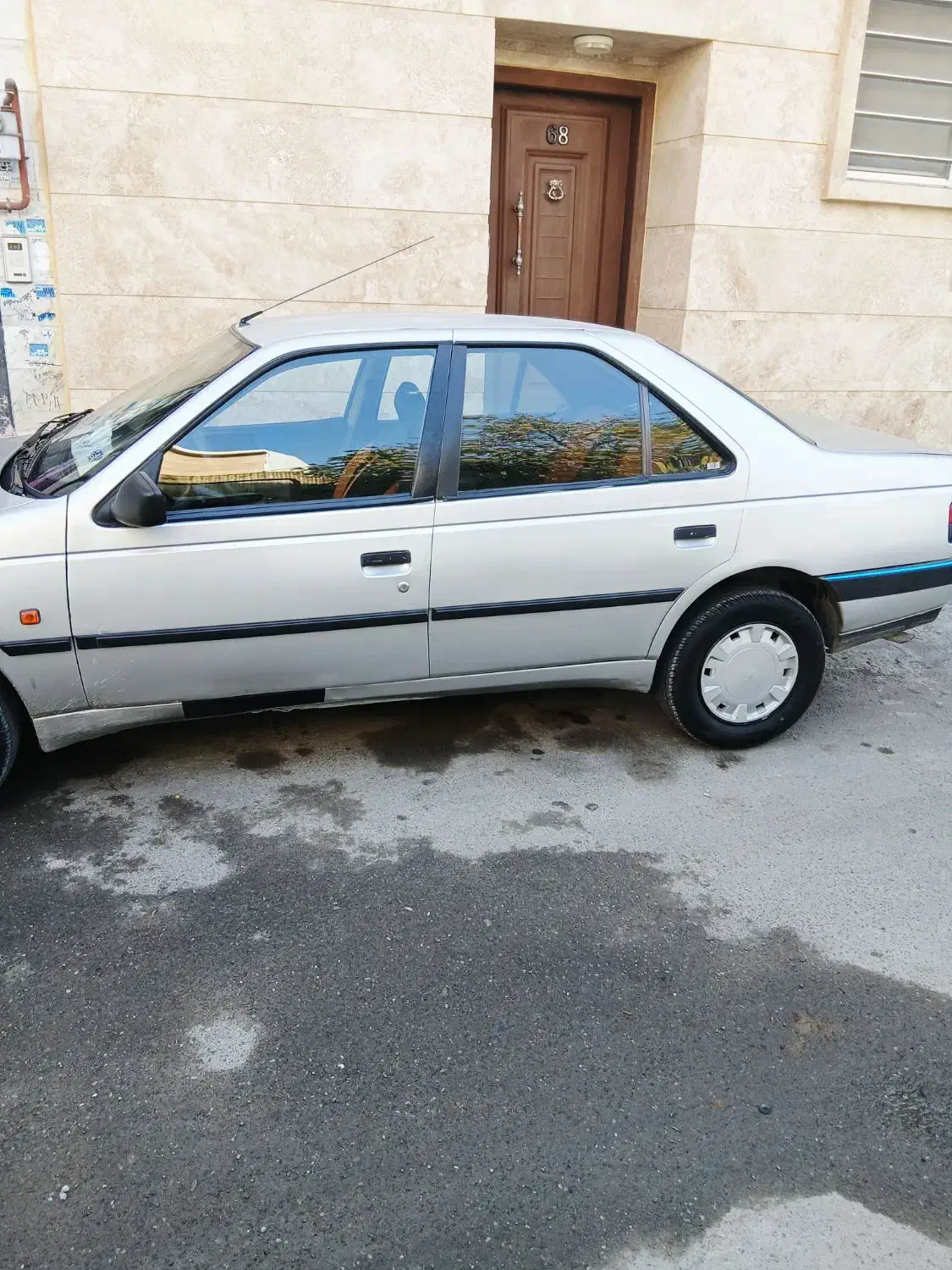 پژو ۴۰۵ استثنایی فوق‌العاده تمیز و سالم|خودرو سواری و وانت|رشت, کوی بیانی|دیوار