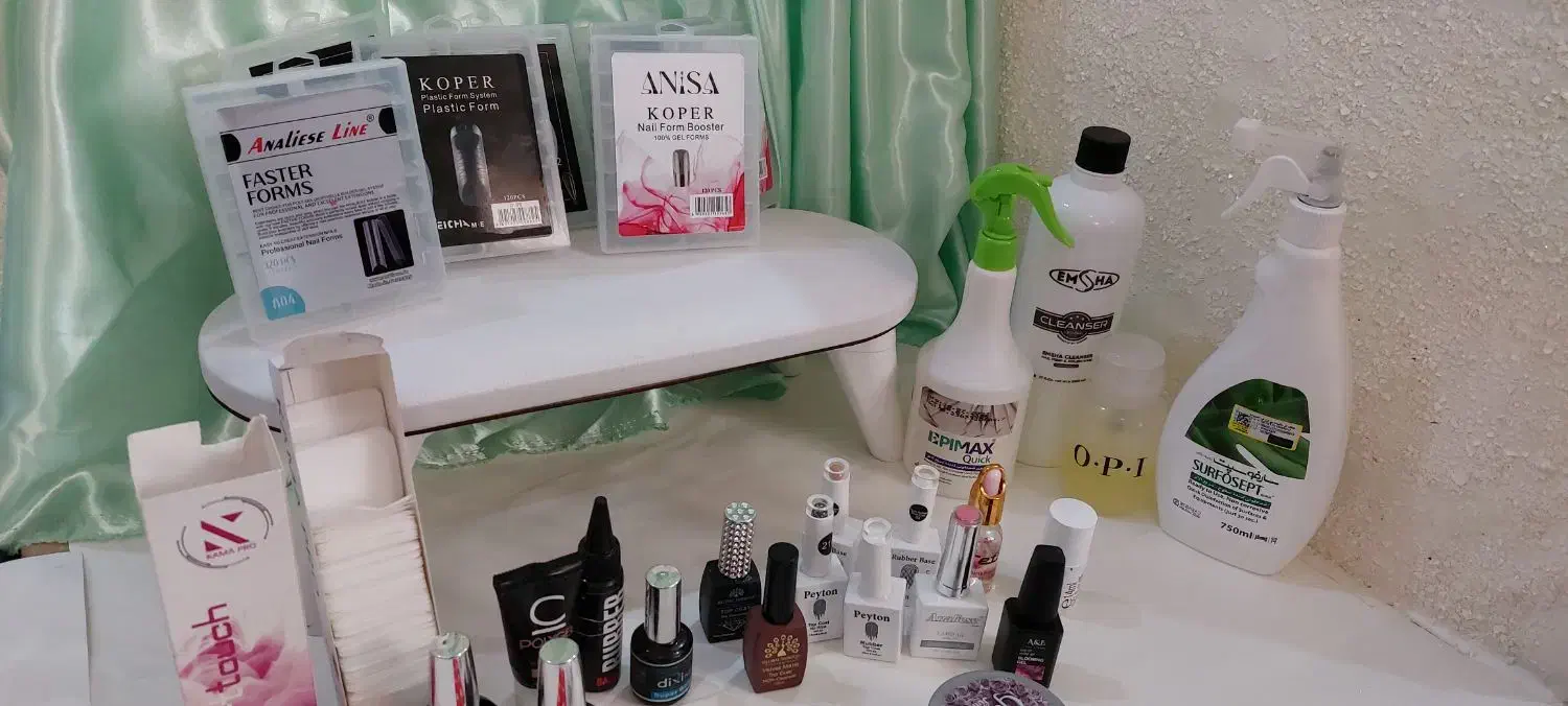 وسایل کاشت ناخن|آرایشگاه و سالن‌های زیبایی|بوشهر, |دیوار