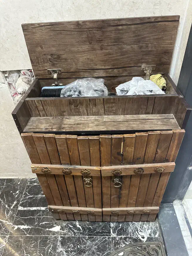 جاکفشی|جاکفشی، کمد، دراور|شیراز, بعثت|دیوار