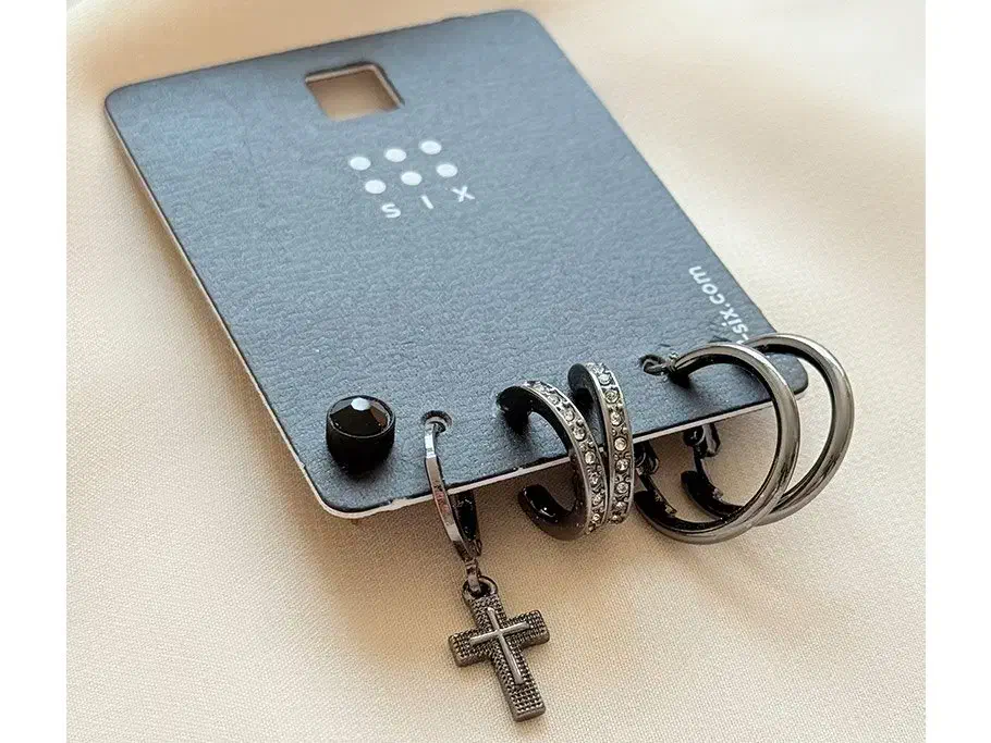 گوشواره مردانه سه تایی حلقه ای آویز صلیب نوک مدادی|بدلیجات|کرج, ساسانی (قلمستان)|دیوار